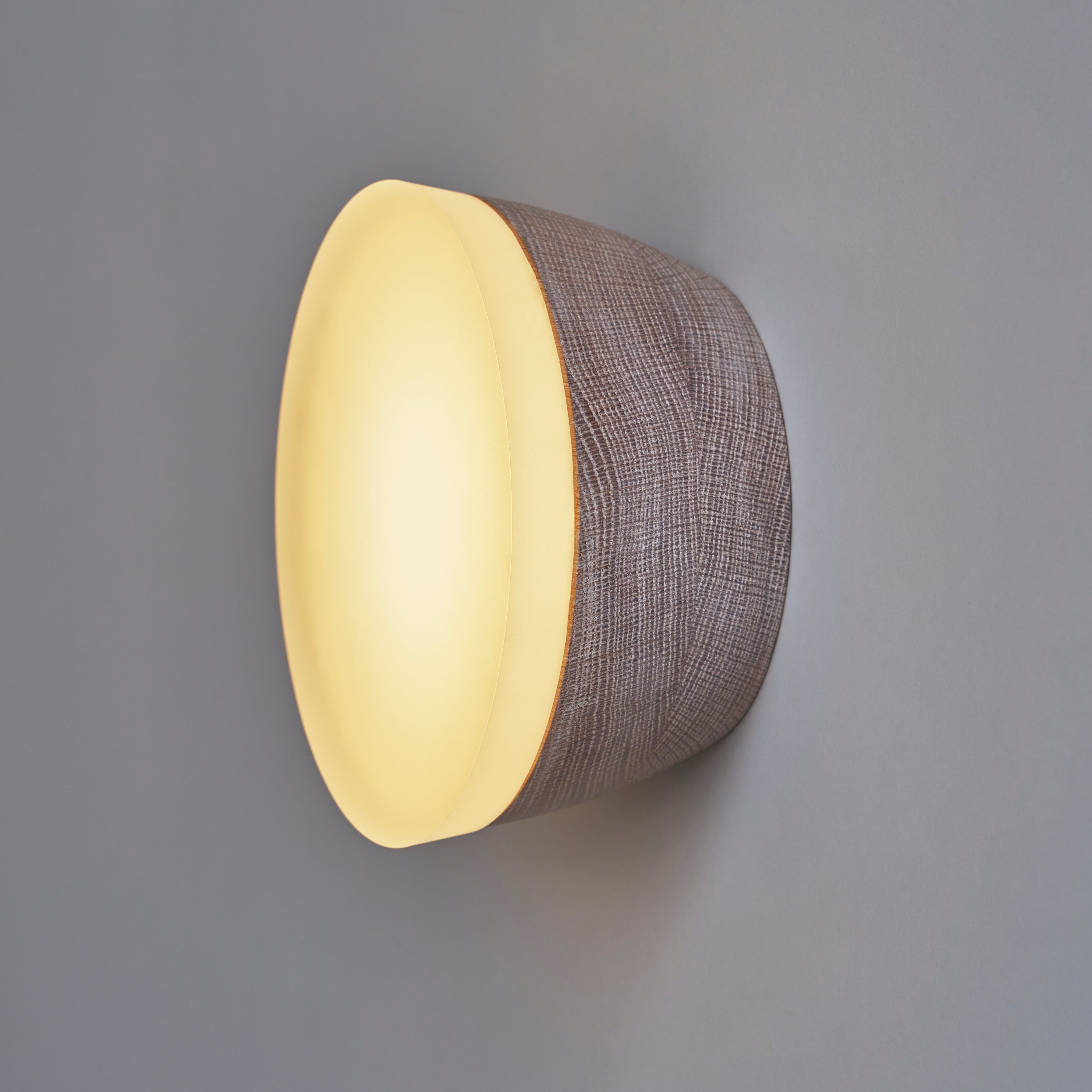 hollis morris berm acrylic sconce w.oak white on