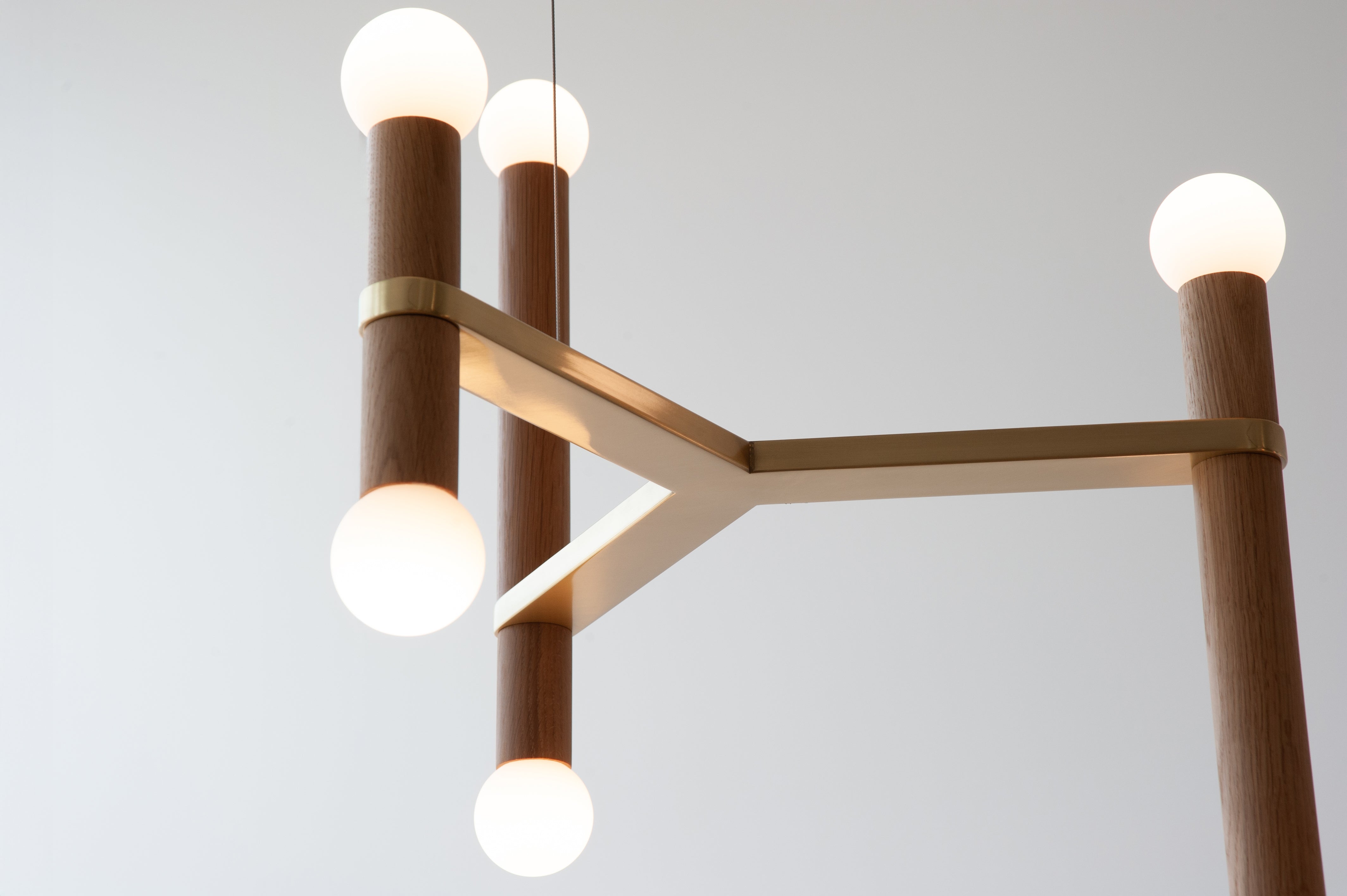 hollis morris molecule w.oak natural brass detail 1