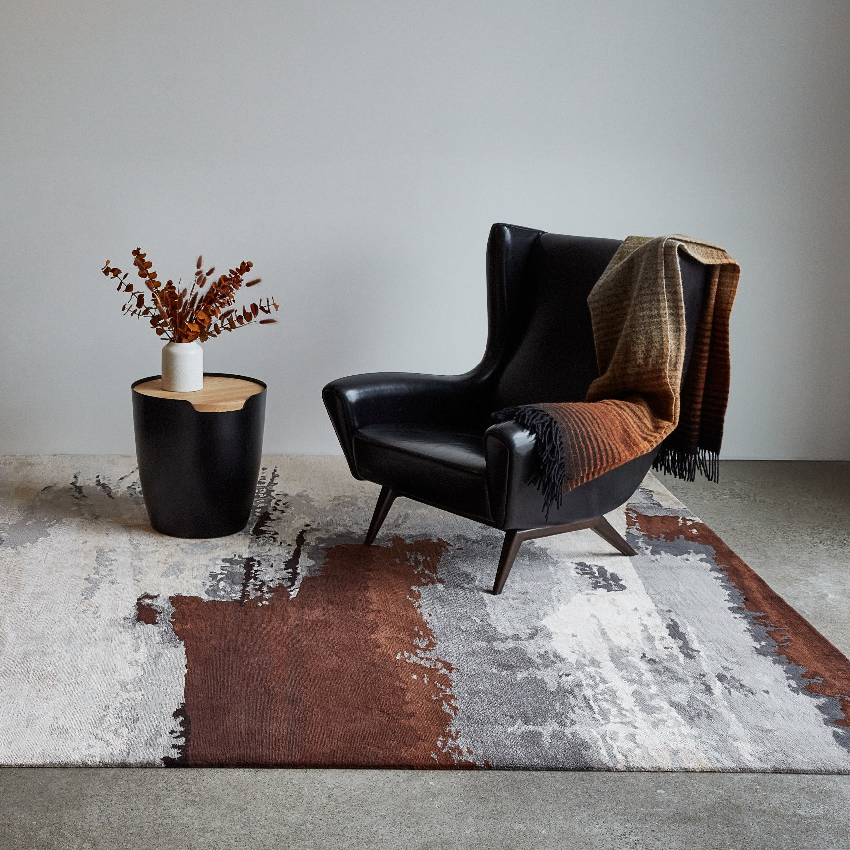 hollis morris basin table w.oak natural black chair creative matters