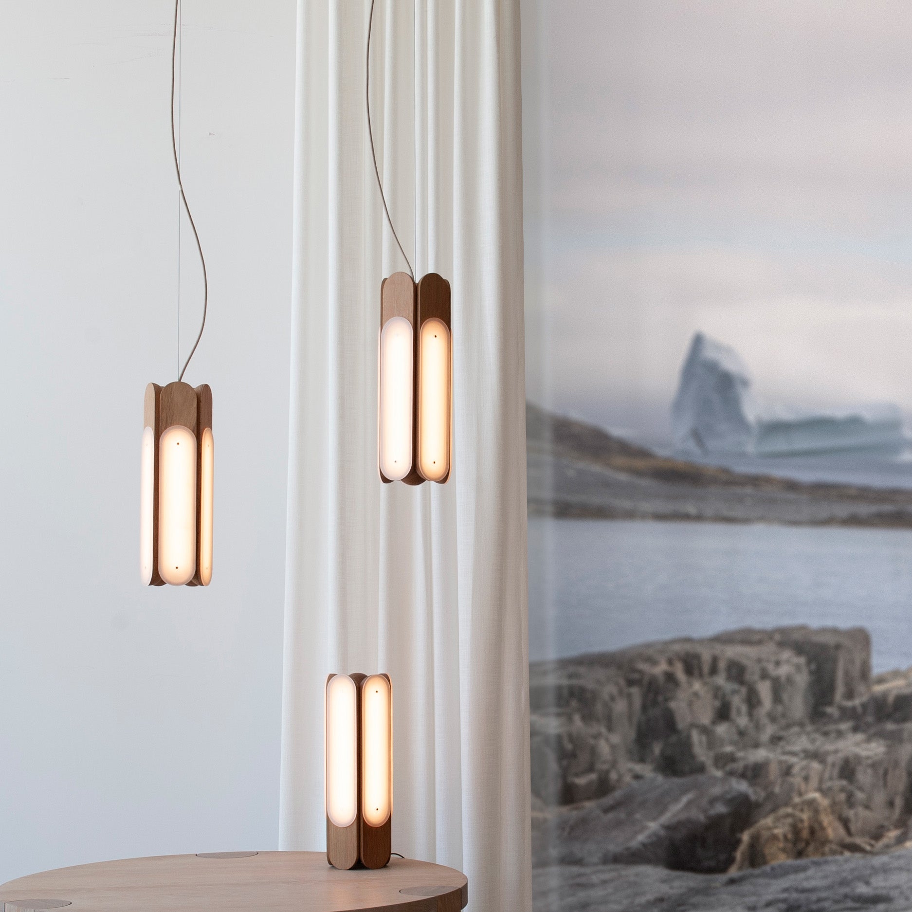 hollis morris beaufort vertical tablelamp hero