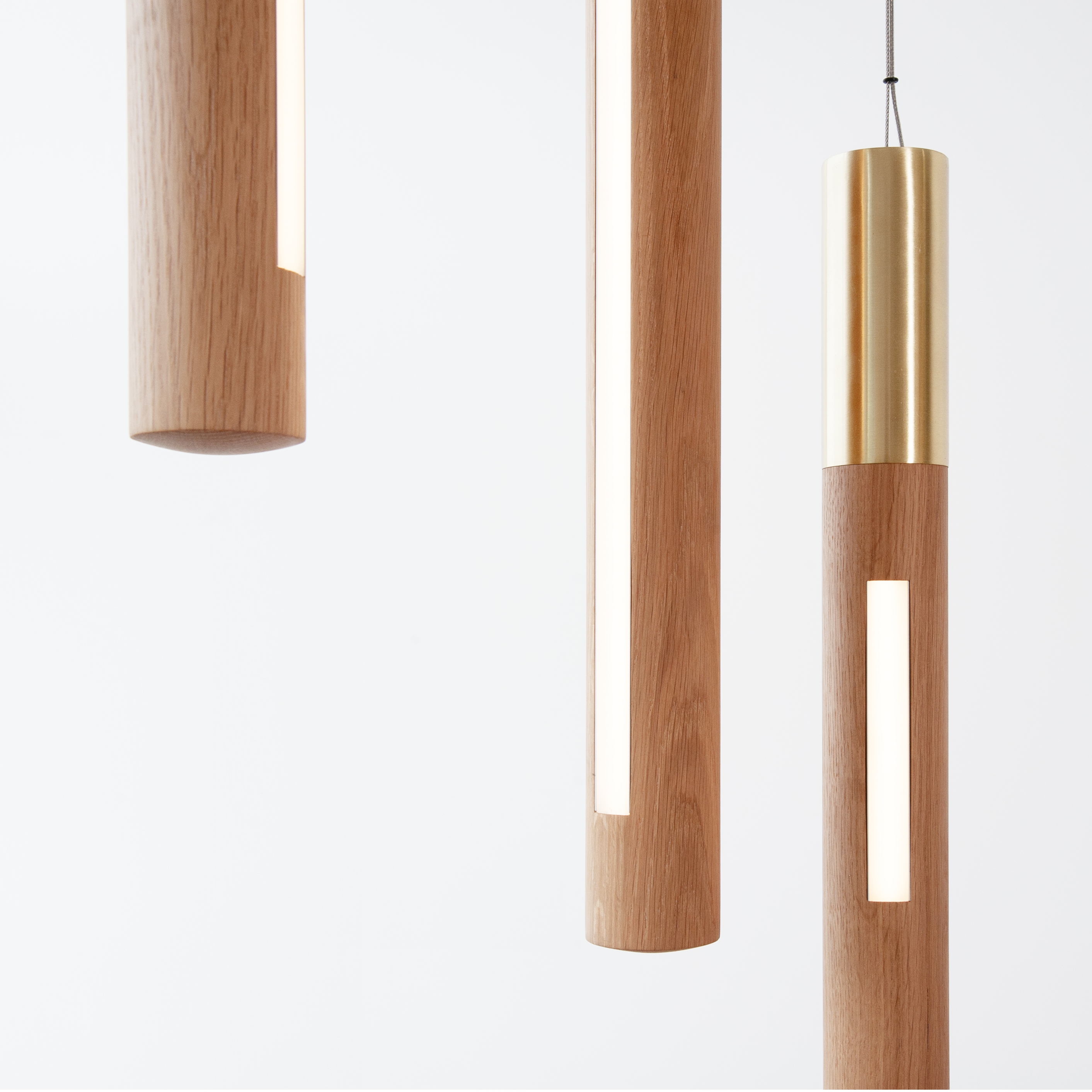 hollis morris bennington vertical pendant w.oak natural brass detail