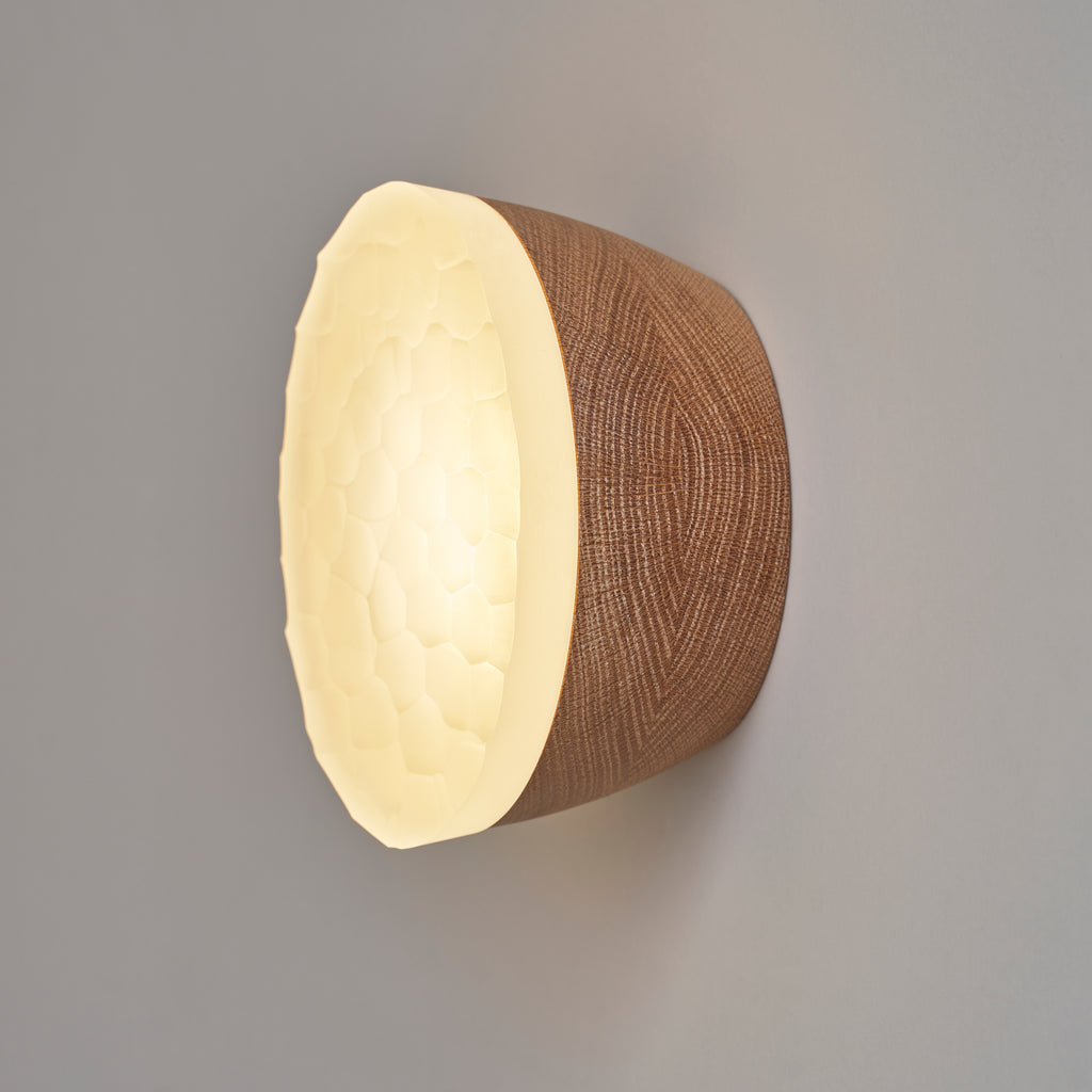 hollis morris berm sconce acrylic w.oak natural scallop on