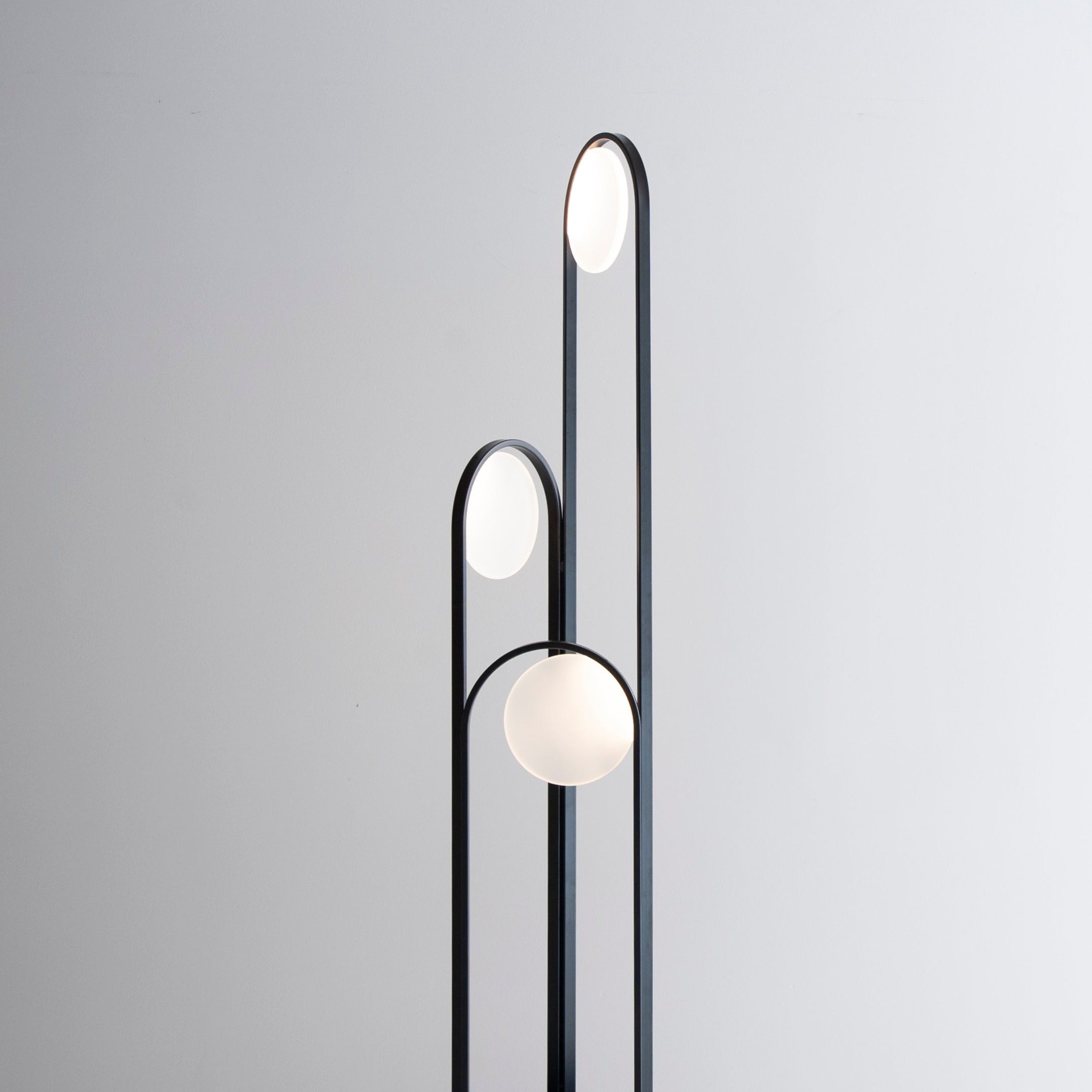 Ellipse Floor Light