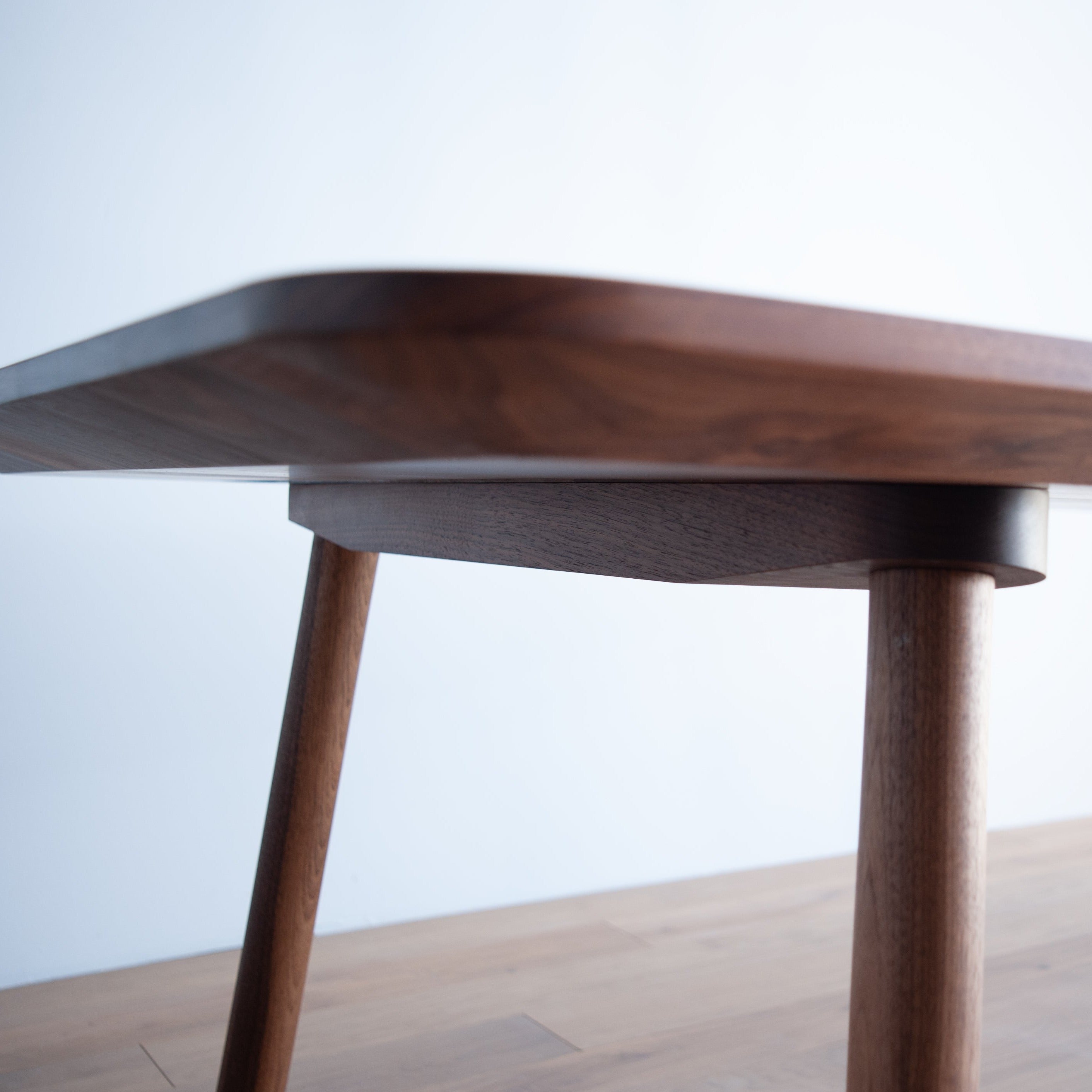 hollis morris sterling dining table walnut detail